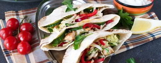 Шаг 14: арабской питы с курицей и овощами