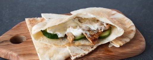 Шаг 12: арабской питы с курицей и овощами