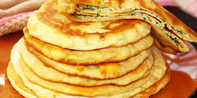 Рецепт домашних сырных лепешек с зеленым луком