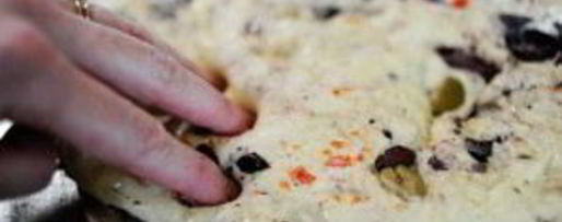 Шаг 5: фокаччи с маслинами