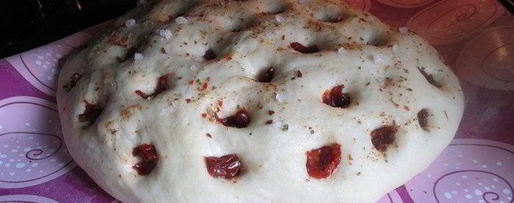 Шаг 6: фокаччи с орегано, паприкой и вялеными томатами