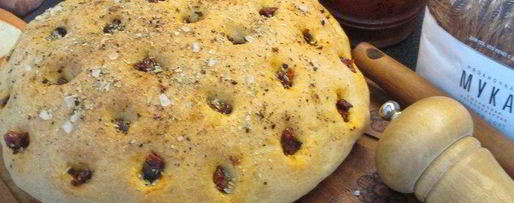 Шаг 7: фокаччи с орегано, паприкой и вялеными томатами