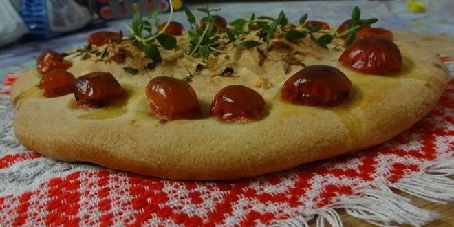 Рецепт фокаччи с пармезаном и пряными травами