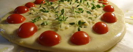 Шаг 2: фокаччи с пармезаном и пряными травами