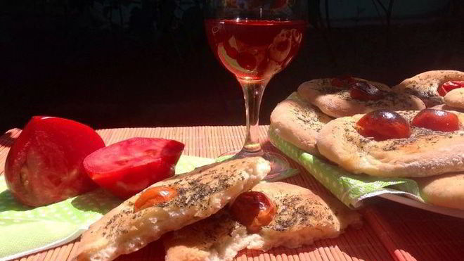 Рецепт Фокаччи с помидорами черри и итальянскими травами