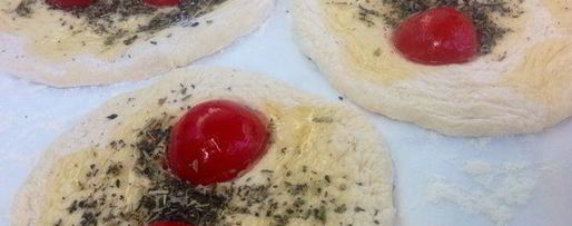 Шаг 4: фокаччи с помидорами черри и итальянскими травами