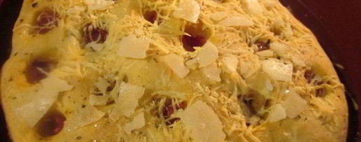 Шаг 4: фокаччи с вялеными помидорами и пармезаном