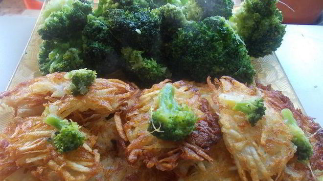 Рецепт Капустки брокколи с картофельными лепешками