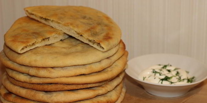 Рецепт лепешек на кефире с сыром