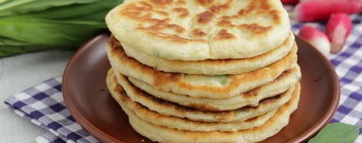 Шаг 7: лепешек с черемшой и адыгейским сыром