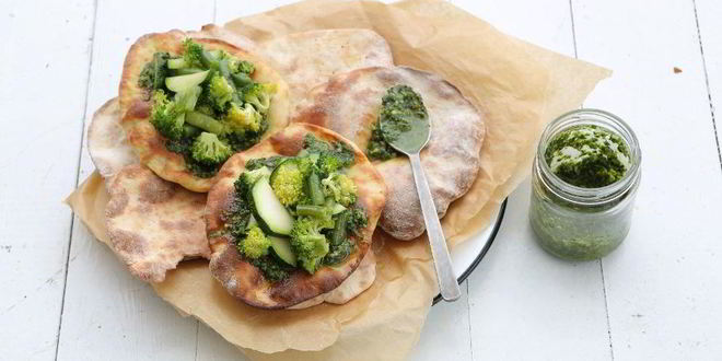 Рецепт лепешек с песто из разнотравья