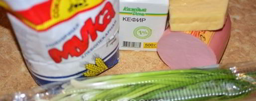 Шаг 1: лепешек с сыром и колбасой на сковороде