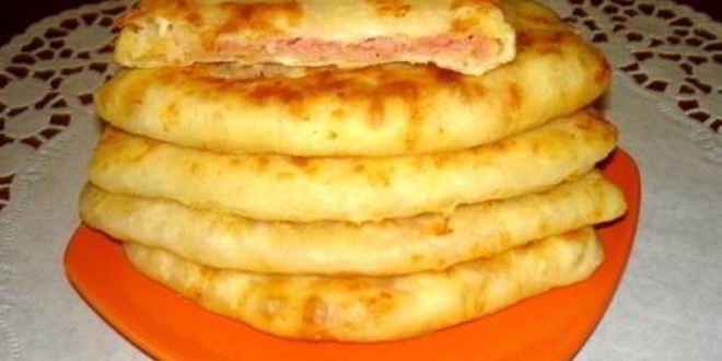 Рецепт лепешек с сыром и ветчиной
