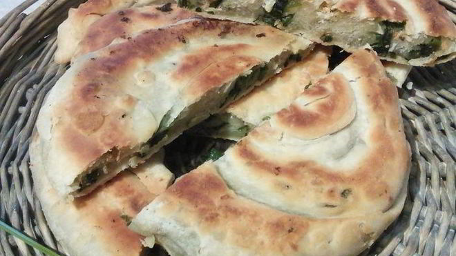 Рецепт Слоеных лепешек на топленом масле с сезонной зеленью