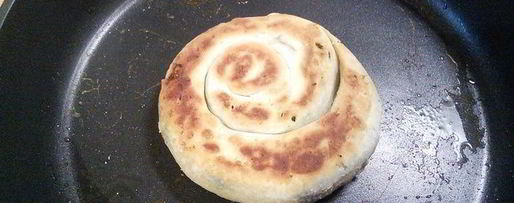 Шаг 9: слоеных лепешек на топленом масле с сезонной зеленью