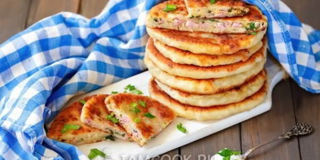 Рецепт сырных лепешек с ветчиной
