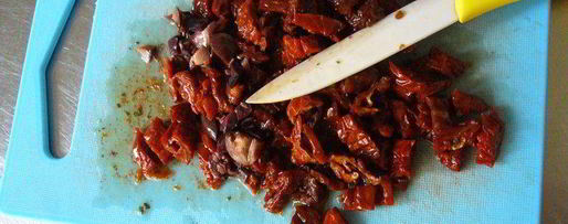 Шаг 2: воздушной фокаччи с томатами и оливками