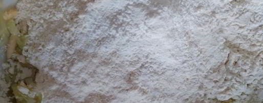 Шаг 2: маффинов с кабачком, сыром и мятой