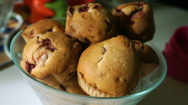 Рецепт Маффинов с клубникой на молоке