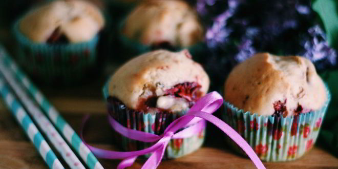 Рецепт маффинов с клубникой на молоке