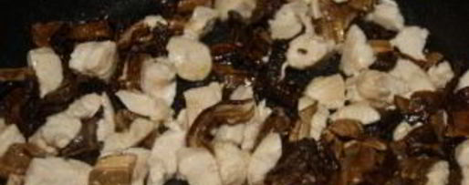 Шаг 3: маффинов с курицей и грибами