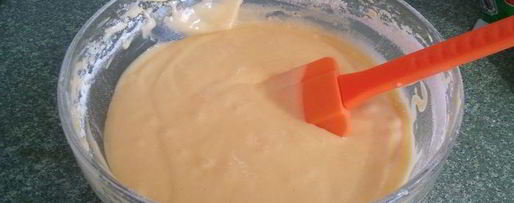 Шаг 2: маффинов с малиной под соусом из маскарпоне