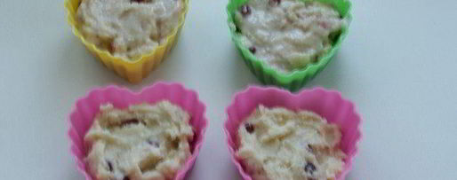 Шаг 5: маффинов с марципаном и брусникой