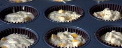 Шаг 1: маффинов с персиками и сливочной глазурью