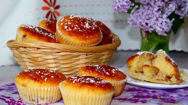 Рецепт Маффинов с вареньем на кефире