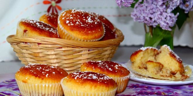 Рецепт маффинов с вареньем на кефире