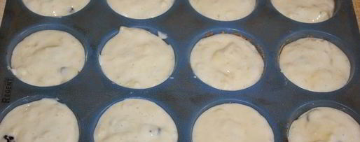 Шаг 8: маффинов с яблоком и изюмом с медово-ореховой глазурью