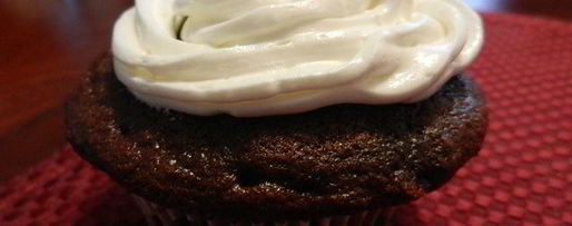 Шаг 7: нежных шоколадных маффинов и крем для украшения