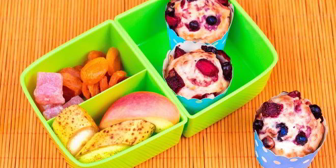 Рецепт полезных овсяных маффинов с ягодами