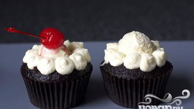 Рецепт Шоколадных маффинов со сливками и вишней