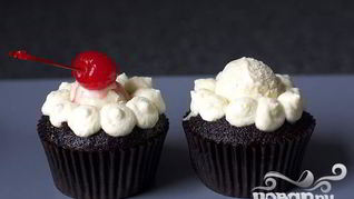 Рецепт Шоколадных маффинов со сливками и вишней