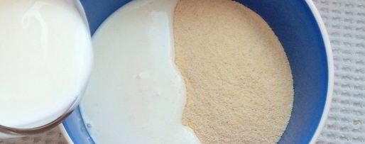 Шаг 1: манника на кефире с апельсиновой цедрой