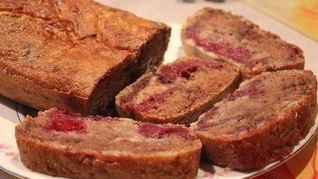 Рецепт Манника на кефире с ежевично-банановым кремом и какао