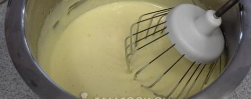 Шаг 4: манника на кефире с изюмом