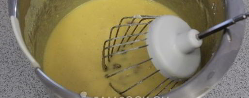 Шаг 6: манника на кефире с изюмом