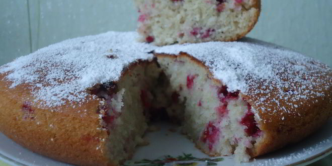 Рецепт манника с кефиром и брусникой