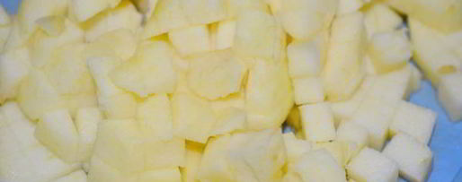 Шаг 2: манника с яблоком