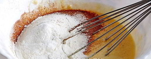 Шаг 5: манника шоколадного с финиками и миндалем