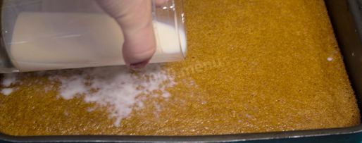 Шаг 10: мокрого манника на кефире