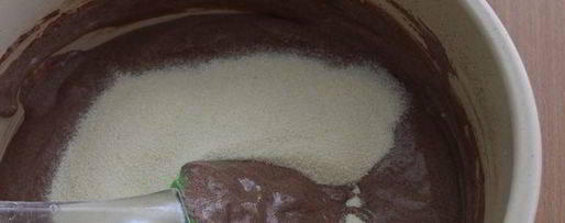 Шаг 1: шоколадного манника с малиновым джемом