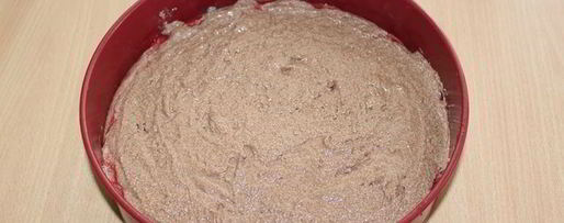 Шаг 3: шоколадного манника с малиновым джемом