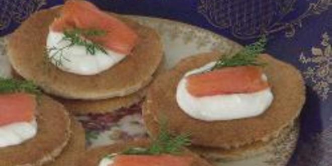 Рецепт гречневых оладий с красной рыбой