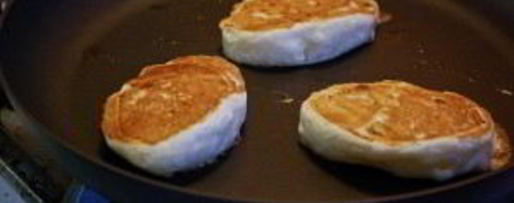 Шаг 1: оладушек с творогом