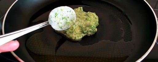 Шаг 2: оладий из брокколи и сыра пармезан