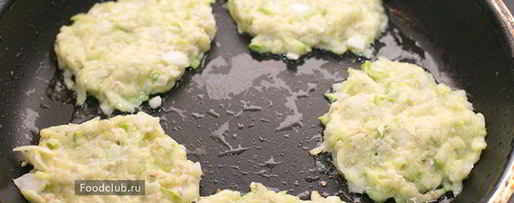 Шаг 4: оладий из кабачков с луком