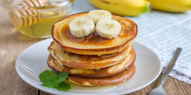 Рецепт оладий из творога и манки с бананом